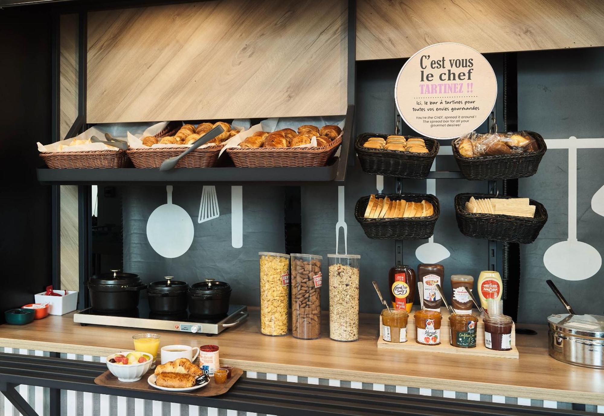 B&B Hotel Paris Porte De Bagnolet Bagian luar foto